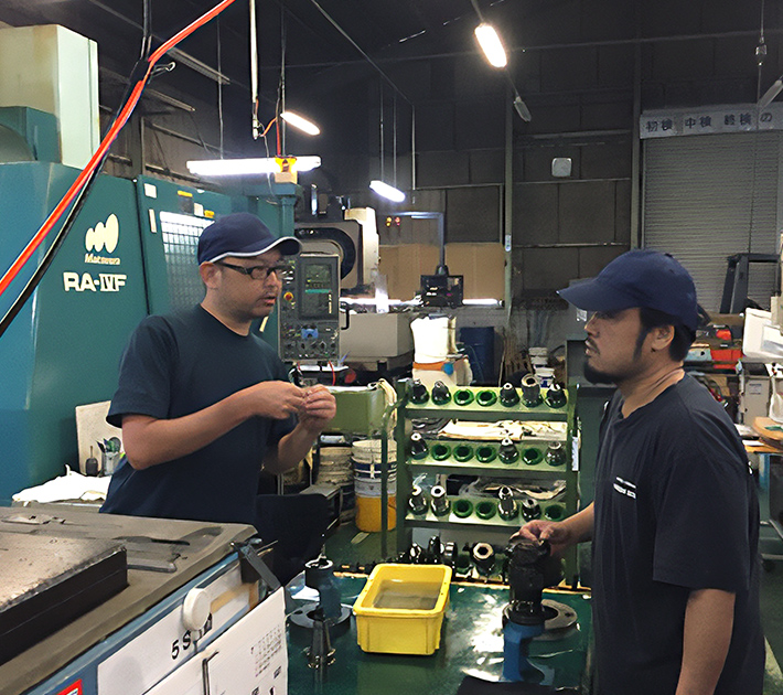 昭和27年創業。職人から職人へと受け継ぎ、磨き続けた技術力が当社の誇りです。